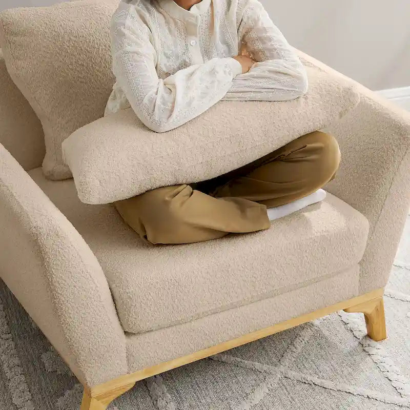 Fauteuil d'appoint moderne avec accoudoirs évasés